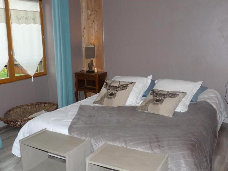 Chambres D'Hotes Les Chataigniers De Florac Surba Room photo